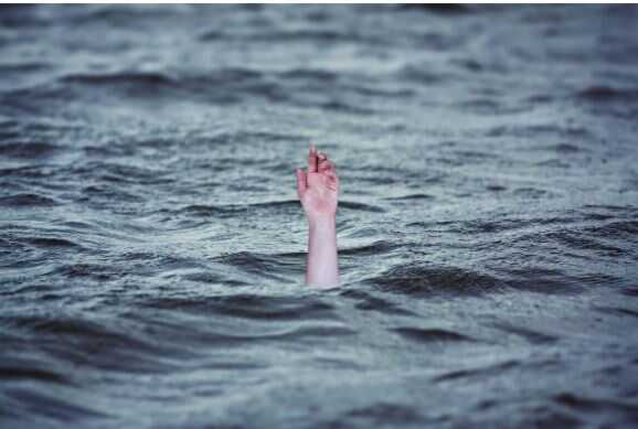 Saat Berenang Dikalimalang Karawang, Diduga Dua Remaja Hanyut Dan Tenggelam